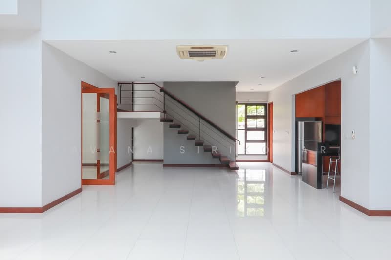 4-BR House, Bangkok, Bang Kapi, Huai Khwang, Bangkok, 4 Bedrooms, 500 sqm, Single Detached House For Rent, by Pavana Sirikogar, 500149634 - DDproperty.com