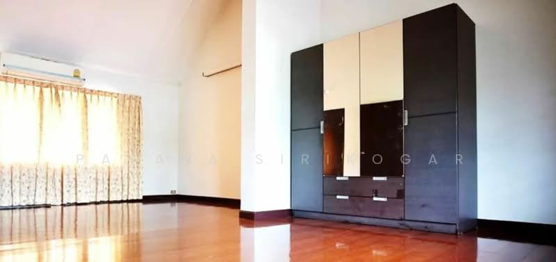 3-BR House, Bangkok, Khlong Tan Nua, Watthana, Bangkok, 3 Bedrooms, 200 sqm, Single Detached House For Rent, by Pavana Sirikogar, 500149660 - DDproperty.com