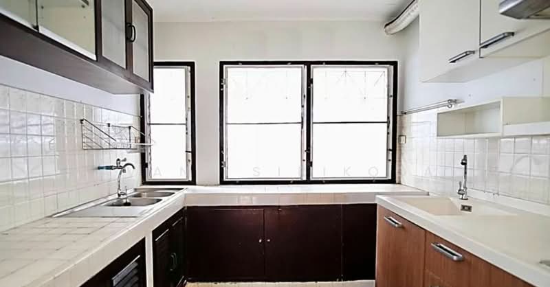 3-BR House, Bangkok, Khlong Tan Nua, Watthana, Bangkok, 3 Bedrooms, 200 sqm, Single Detached House For Rent, by Pavana Sirikogar, 500149660 - DDproperty.com