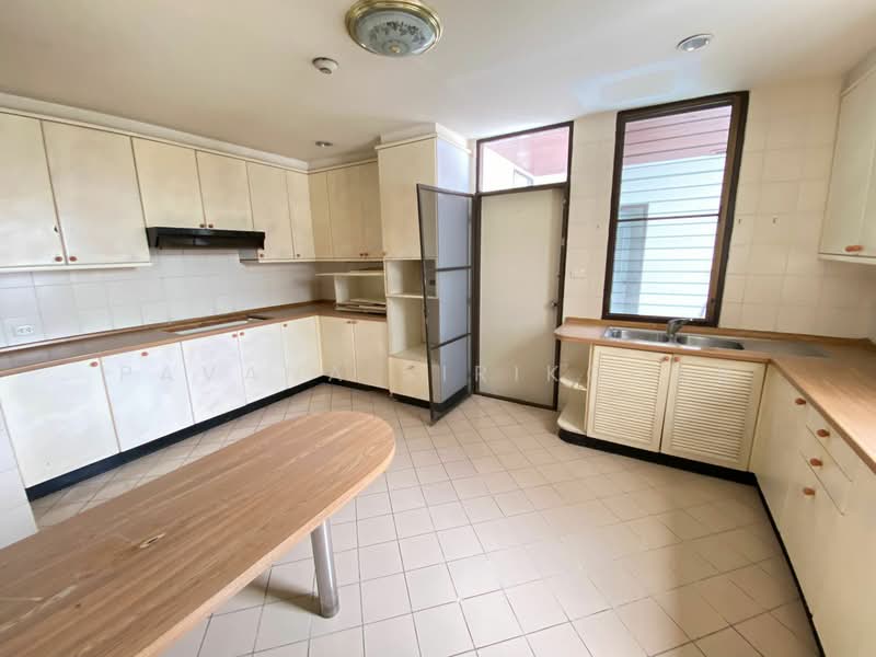 Sriratana Mansion 2, Bangkok, 59 Soi Sukhumvit 23, Khlongtoei Nua, Watthana, Bangkok, 3 Bedrooms, 240 sqm, Apartment For Rent, by Pavana Sirikogar, 500149685 - DDproperty.com