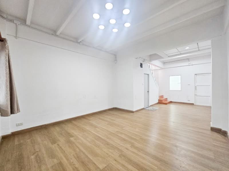 Baan Preecha 8, Bangkok, 458 Huamark Road, Hua Mak, Bang Kapi, Bangkok, 2 Bedrooms, 120 sqm, Townhouse For Sale, by Janjira Polmusik, 500149716 - DDproperty.com
