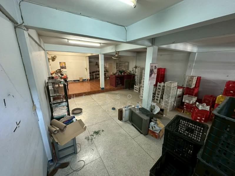 3-BR Townhouse, Bangkok, Samae Dam, Bang Khun Thian, Bangkok, 3 Bedrooms, 200 sqm, Townhouse For Sale, by Khemasooch Chiraburanan, 500149822 - DDproperty.com