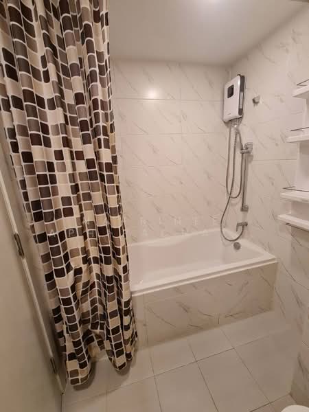 Atmoz Ratchada-Huaikwang, Bangkok, Saha Kan Pramun Alley, Wang Thonglang, Wang Thonglang, Bangkok, 2 Bedrooms, 47 sqm, Condo For Sale, by Natrinee Aphirachatanon, 500149829 - DDproperty.com