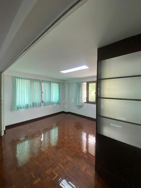 G.S.Mansion, Bangkok, 1 Sukhumvit 35 Alley, Khlong Tan Nua, Watthana, Bangkok, 2 Bedrooms, 200 sqm, Apartment For Rent, by Pavana Sirikogar, 500149835 - DDproperty.com