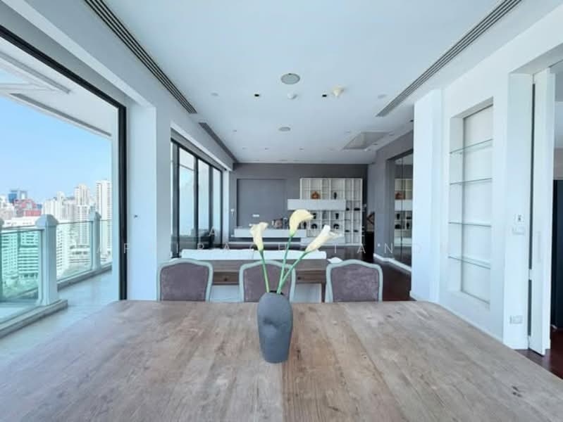 Le Raffine Sukhumvit 39, Bangkok, Soi Sukhumvit 39, Khlong Tan Nua, Watthana, Bangkok, 3 Bedrooms, 401 sqm, Condo For Sale, by Natrinee Aphirachatanon, 500149844 - DDproperty.com