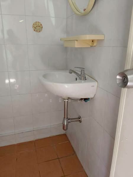 Rungroj Condotel, Bangkok, Phetkasem 81/1 Alley, Nong Kang Plu, Nong Khaem, Bangkok, 2 Bedrooms, 88 sqm, Condo For Sale, by เสาวราช กะนิยอง, 500149855 - DDproperty.com