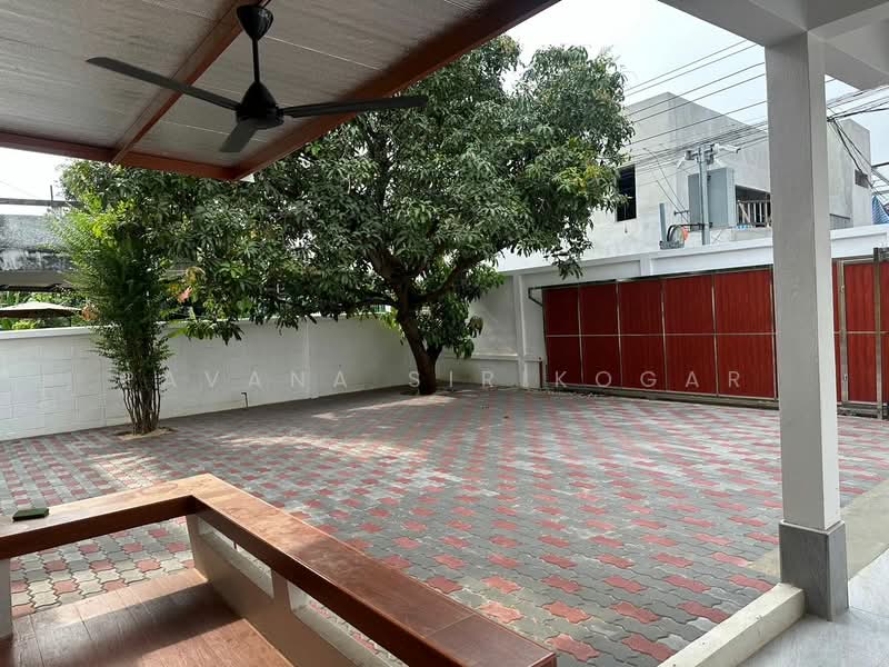 4-BR House, Bangkok, Bang Chak, Phra Khanong, Bangkok, 4 Bedrooms, 220 sqm, Single Detached House For Rent, by Pavana Sirikogar, 500149857 - DDproperty.com