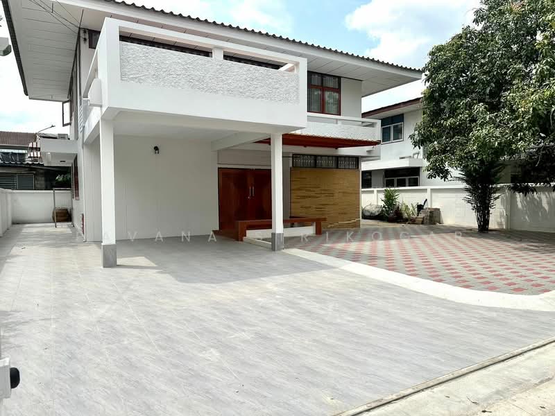 4-BR House, Bangkok, Bang Chak, Phra Khanong, Bangkok, 4 Bedrooms, 220 sqm, Single Detached House For Rent, by Pavana Sirikogar, 500149857 - DDproperty.com