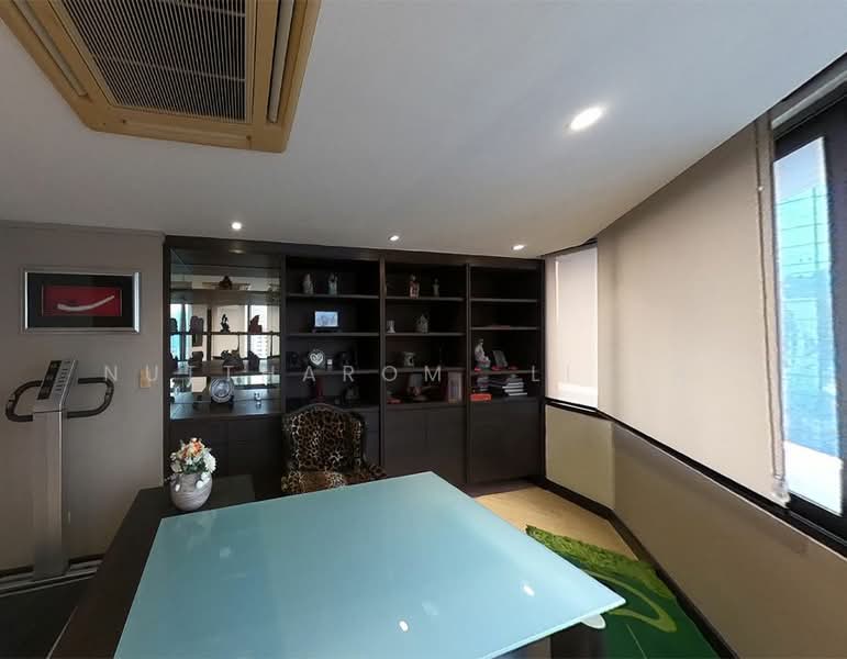 Lake Avenue Sukhumvit 16, Bangkok, Soi Sammitr Sukhumvit Road, Khlong Tan Nua, Watthana, Bangkok, 4 Bedrooms, 519 sqm, Condo For Sale, by Nuttharom  Linla , 500149872 - DDproperty.com