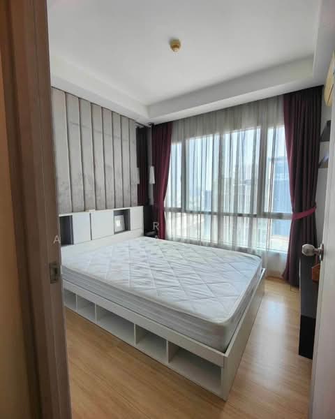 Thru Thonglor, Bangkok, Petchaburi Road, Bang Kapi, Huai Khwang, Bangkok, 1 Bedroom, 31 sqm, Condo For Rent, by Natrinee Aphirachatanon, 500149902 - DDproperty.com