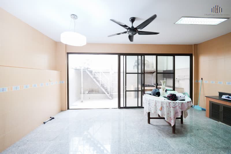 หมู่บ้านนี้ ติดมหาวิทยาลัย เนื้อที่เยอะ ทำเลดี! ขาย ทาวน์เฮ้าส์ 3 ชั้น หมู่บ้านพิบูลย์, Bangkok, Wong Sawang, Bang Sue, Bangkok, 4 Bedrooms, 350 sqm, Townhouse For Sale, by คุณจี, 500149910 - DDproperty.com