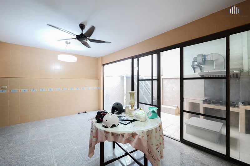 หมู่บ้านนี้ ติดมหาวิทยาลัย เนื้อที่เยอะ ทำเลดี! ขาย ทาวน์เฮ้าส์ 3 ชั้น หมู่บ้านพิบูลย์, กรุงเทพ, วงศ์สว่าง, บางซื่อ, กรุงเทพ, 350 ตร.ม., ทาวน์เฮ้าส์ ขาย, โดย คุณจี, 500149910 - DDproperty.com