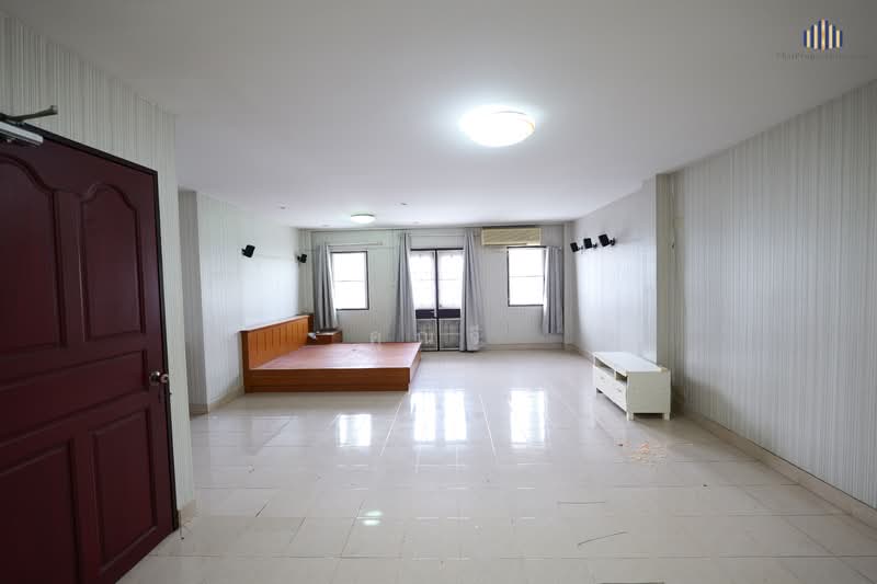 หมู่บ้านนี้ ติดมหาวิทยาลัย เนื้อที่เยอะ ทำเลดี! ขาย ทาวน์เฮ้าส์ 3 ชั้น หมู่บ้านพิบูลย์, กรุงเทพ, วงศ์สว่าง, บางซื่อ, กรุงเทพ, 350 ตร.ม., ทาวน์เฮ้าส์ ขาย, โดย คุณจี, 500149910 - DDproperty.com