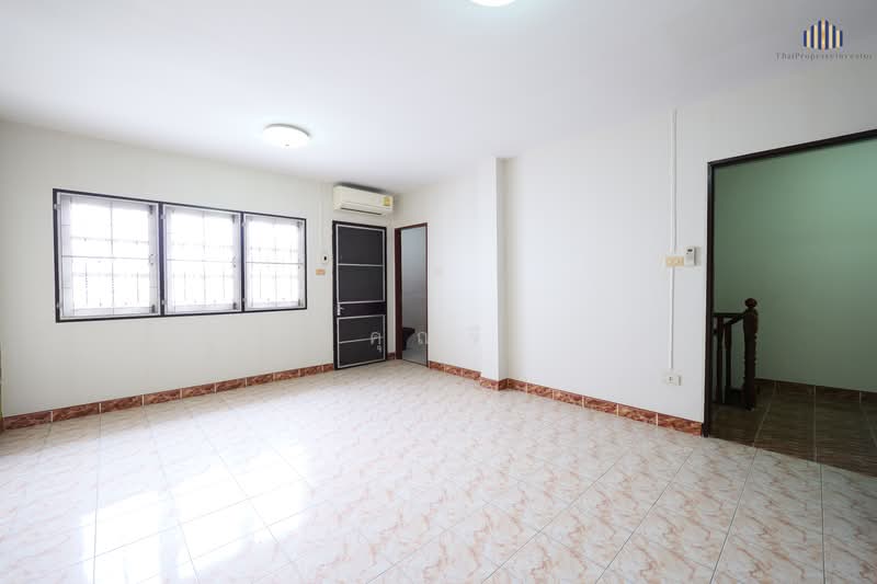 หมู่บ้านนี้ ติดมหาวิทยาลัย เนื้อที่เยอะ ทำเลดี! ขาย ทาวน์เฮ้าส์ 3 ชั้น หมู่บ้านพิบูลย์, Bangkok, Wong Sawang, Bang Sue, Bangkok, 4 Bedrooms, 350 sqm, Townhouse For Sale, by คุณจี, 500149910 - DDproperty.com