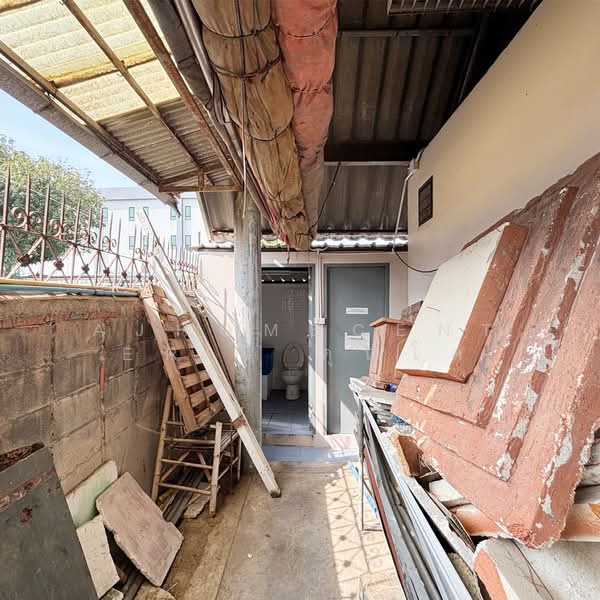 ที่ดินพร้อมสิ่งปลูกสร้าง (โกดัง) ขนาด98ตรว. ซ.กรุงเทพ-นนทบุรี46, Bangkok, Wong Sawang, Bang Sue, Bangkok, , 392 sqm, Land For Sale, by AJHOMECENTER - คุณโต, 500149932 - DDproperty.com