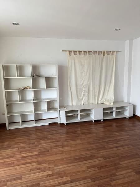 ให้เช่าบ้านทาวน์โฮม หมู่บ้านวารินทร อารีย์สัมพันธ์ 3, Bangkok, Phaya Thai, Phaya Thai, Bangkok, 3 Bedrooms, 300 sqm, Townhouse For Rent, by Forty-Six Real Estate Group, 500149933 - DDproperty.com