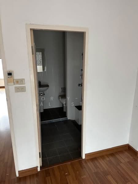 ให้เช่าบ้านทาวน์โฮม หมู่บ้านวารินทร อารีย์สัมพันธ์ 3, Bangkok, Phaya Thai, Phaya Thai, Bangkok, 3 Bedrooms, 300 sqm, Townhouse For Rent, by Forty-Six Real Estate Group, 500149933 - DDproperty.com