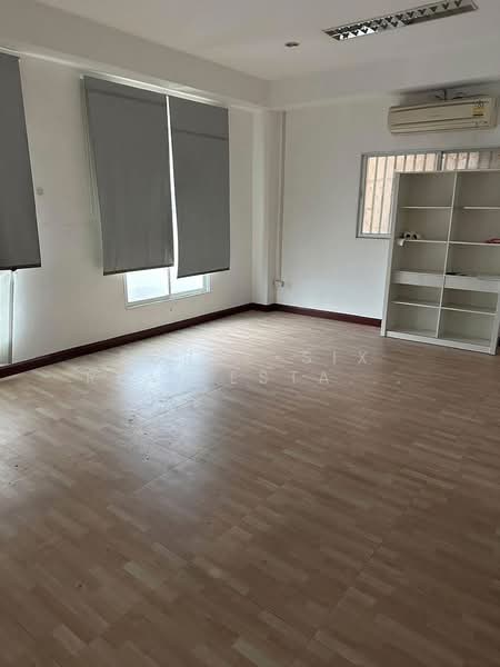 ให้เช่าบ้านทาวน์โฮม หมู่บ้านวารินทร อารีย์สัมพันธ์ 3, Bangkok, Phaya Thai, Phaya Thai, Bangkok, 3 Bedrooms, 300 sqm, Townhouse For Rent, by Forty-Six Real Estate Group, 500149933 - DDproperty.com