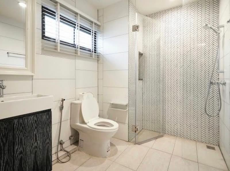 6-BR House, Bangkok, Khlong Tan Nua, Watthana, Bangkok, 6 Bedrooms, 317 sqm, Single Detached House For Rent, by Pavana Sirikogar, 500149936 - DDproperty.com