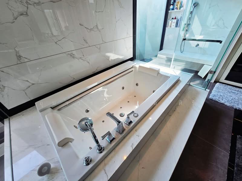 Ladawan Ratchapruek-Pinklao, Bangkok, Ratchapruek Road, Bang Ra Mat, Taling Chan, Bangkok, 4 Bedrooms, 542 sqm, Single Detached House For Sale, by อุมาวรรณ ส่องศิริ, 500149963 - DDproperty.com