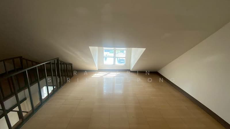 Baan Klang Krung Thonglor, Bangkok, 55 Soi Sukhumvit 55, Khlong Tan Nua, Watthana, Bangkok, 4 Bedrooms, 300 sqm, Townhouse For Rent, by Ratsarin Sirinipaspong, 500149996 - DDproperty.com