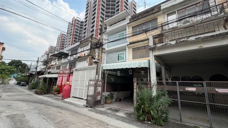 ตึกแถว3ชั้น ซ.สาธุประดิษฐ์ซอย 15 แขวงช่องนนทรี เขตยานนาวา จ.กรุงเทพมหานคร 10120, กรุงเทพ, ช่องนนทรี, ยานนาวา, กรุงเทพ, 130 ตร.ม., ตึกแถว-อาคารพาณิชย์ ขาย, โดย คุณณัฎฐนิชา สายโสภา (หลิน), 500150063 - DDproperty.com