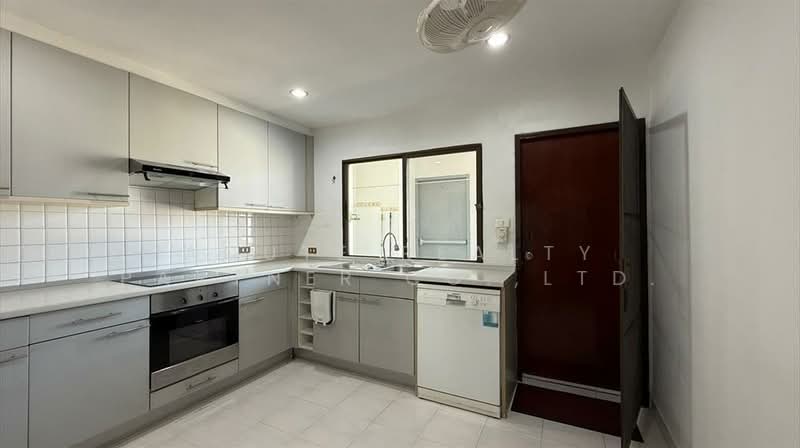 Regent on the Park 1, Bangkok, Soi Sukhumvit 26, Khong Tan, Khlong Toei, Bangkok, 3 Bedrooms, 250 sqm, Condo For Sale, by Acute Realty Partner Co.,Ltd., 500150120 - DDproperty.com