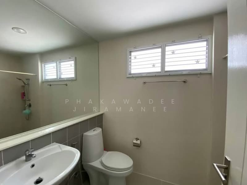 Baan Klang Muang Ngamwongwan, Bangkok, Soi Ngamwongwan 47 Yeak 6-11, Thung Song Hong, Lak Si, Bangkok, 3 Bedrooms, 149 sqm, Townhouse For Sale, by Phakawadee Jiramanee, 500150145 - DDproperty.com