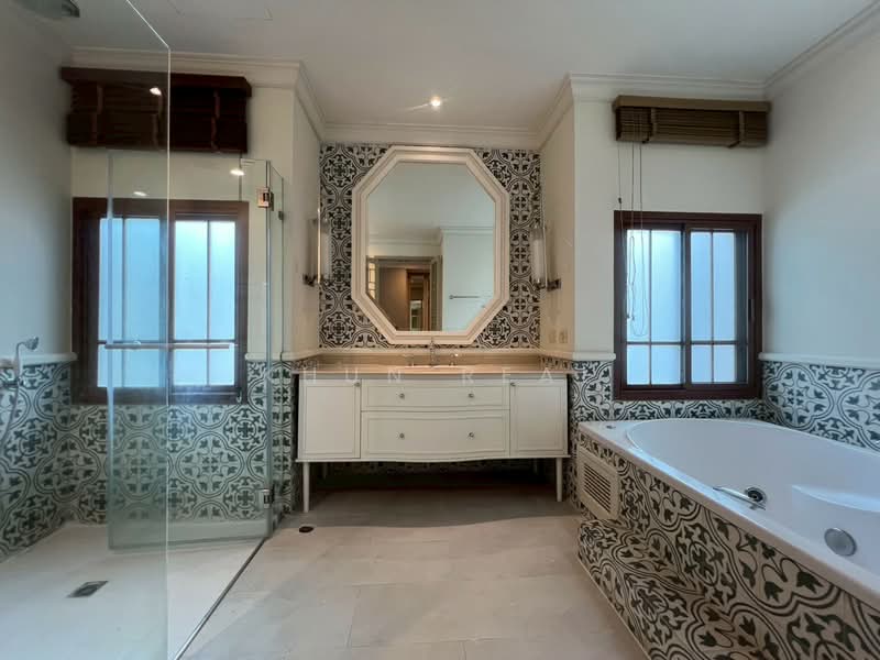 Baan Sansiri Sukhumvit 67, Bangkok, 32 Soi Sukhumvit 67, Phra Kanong Nua, Watthana, Bangkok, 3 Bedrooms, 330 sqm, Single Detached House For Rent, by Khun Real, 500150210 - DDproperty.com