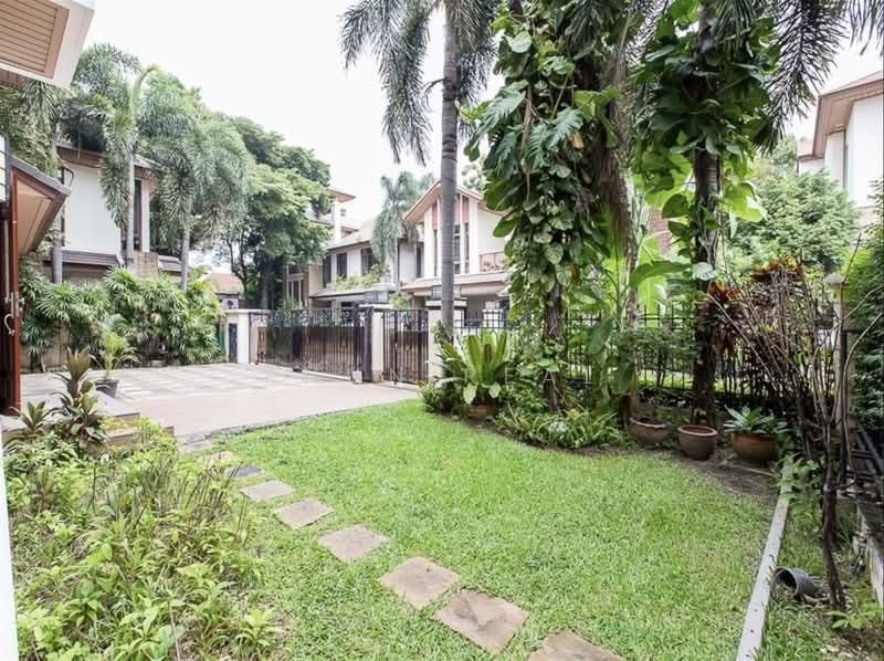 Baan Sansiri Sukhumvit 67, Bangkok, 32 Soi Sukhumvit 67, Phra Kanong Nua, Watthana, Bangkok, 4 Bedrooms, 394 sqm, Single Detached House For Rent, by Khun Real, 500150210 - DDproperty.com