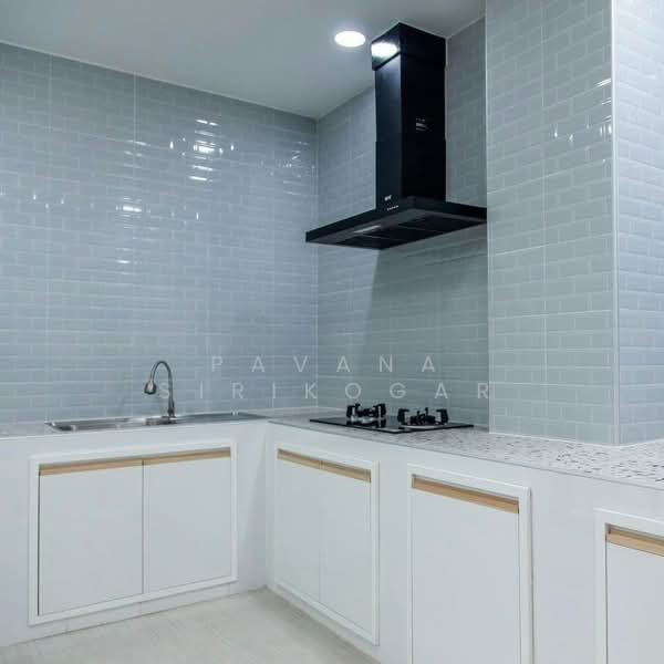 ให้เช่า - บ้าน 4-ห้องนอน, กรุงเทพ