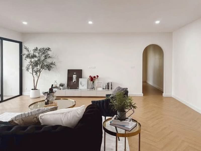 Prestige Towers, Bangkok, 168 Soi Sukhumvit 23, Khlongtoei Nua, Watthana, Bangkok, 3 Bedrooms, 175 sqm, Condo For Sale, by Pichamon Thaneewan, 500150288 - DDproperty.com