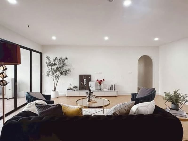 Prestige Towers, Bangkok, 168 Soi Sukhumvit 23, Khlongtoei Nua, Watthana, Bangkok, 3 Bedrooms, 175 sqm, Condo For Sale, by Pichamon Thaneewan, 500150288 - DDproperty.com