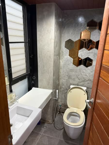 ให้เช่า ทาวน์โฮม พร้อมเข้าอยู่ ทำเล รัชโยธิน, Bangkok, Lat Yao, Chatuchak, Bangkok, 2 Bedrooms, 110 sqm, Single Detached House For Rent, by Forty-Six Real Estate Group, 500150323 - DDproperty.com