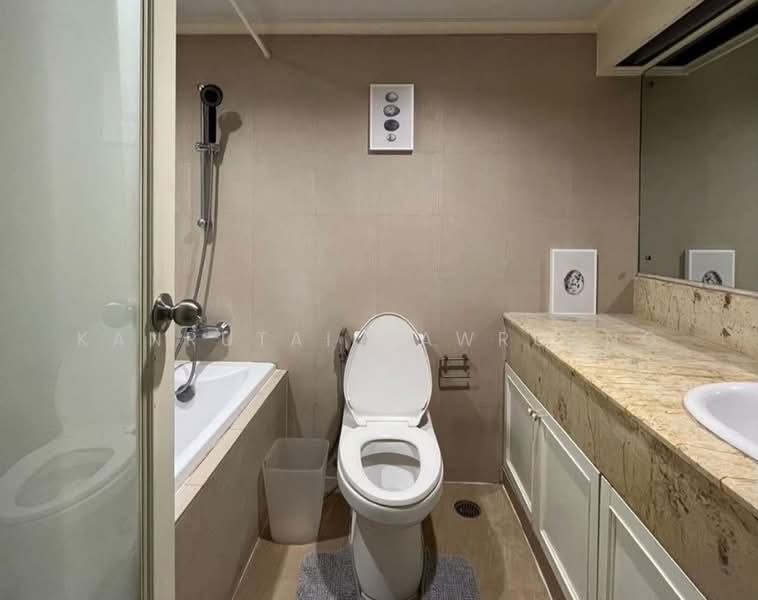 Baan Suanpetch, Bangkok, 18 Soi Sukhumvit 39, Khlong Tan Nua, Watthana, Bangkok, 2 Bedrooms, 132 sqm, Condo For Sale, by Kanrutai Dawruang, 500150373 - DDproperty.com