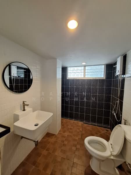 Sammakorn Ramkamhang 112, Bangkok, Saphan Sung, Saphan Sung, Bangkok, 3 Bedrooms, 180 sqm, Single Detached House For Rent, by Rachen Nopsuwan, 500150396 - DDproperty.com