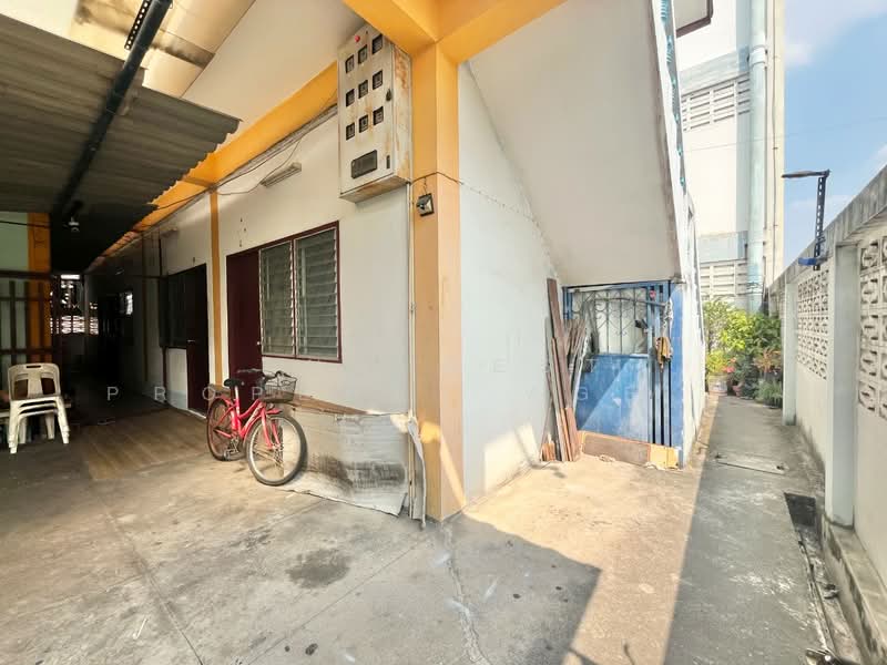 อพาร์ทเม้นท์สำโรงเหนือ, สมุทรปราการ, สำโรงเหนือ, เมืองสมุทรปราการ, สมุทรปราการ, 200 ตร.ม., ตึกแถว-อาคารพาณิชย์ ขาย, โดย The Best Property Agent แป้ง, 500150465 - DDproperty.com