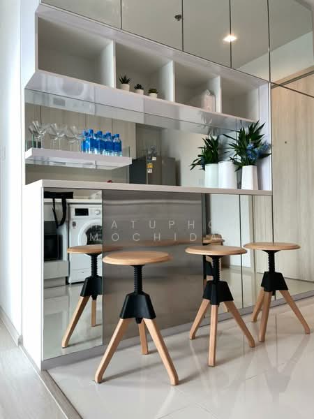 Life One Wireless, Bangkok, 1 Wireless Road, Lumphini, Pathum Wan, Bangkok, 2 Bedrooms, 45 sqm, Condo For Rent, by Chatuphon Mochida, 500150507 - DDproperty.com