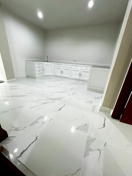 Yenakart Residence, Bangkok, 3 Soi Prasat Suk, Chong Nonsi, Yan Nawa, Bangkok, 4 Bedrooms, 450 sqm, Townhouse For Rent, by Pavana Sirikogar, 500150509 - DDproperty.com