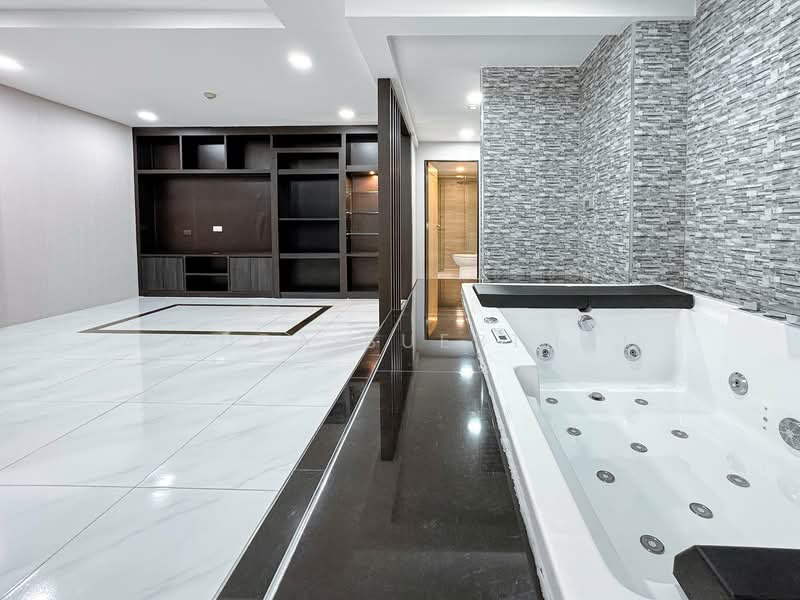 The Kris Ratchada 17, Bangkok, Inthamara 45 Alley, Din Daeng, Din Daeng, Bangkok, 1 Bedroom, 46 sqm, Condo For Sale, by Ladda Suebthai, 500150555 - DDproperty.com