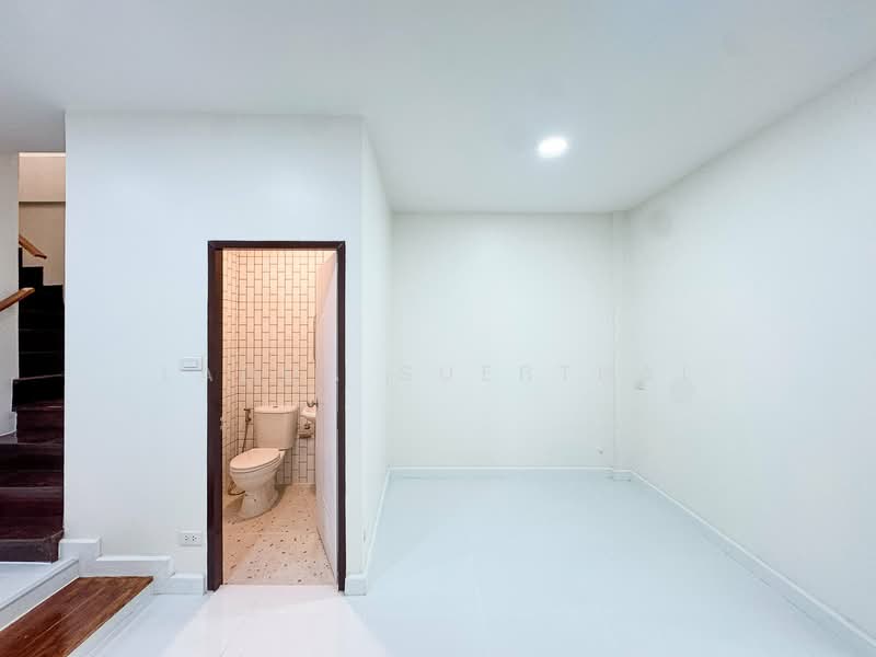 หมู่บ้าน 84 แมนชั่น : Baan 84 Mansion, กรุงเทพ, วังทองหลาง, วังทองหลาง, กรุงเทพ, 100 ตร.ม., ทาวน์เฮ้าส์ ขาย, โดย Ladda Suebthai, 500150598 - DDproperty.com