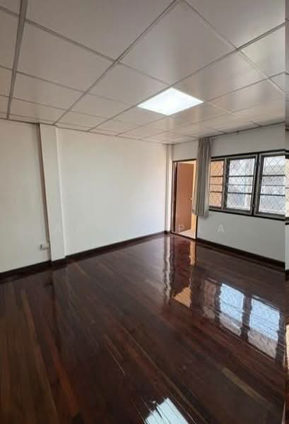 โฮมออฟฟิศ/สำนักงาน 4 ชั้น ให้เช่าใกล้ รามคำแหง สุขุมวิท 71 เอกมัย (SPSAD3817), กรุงเทพ, ปรีดีพนมยงค์, สวนหลวง, สวนหลวง, กรุงเทพ, 240 ตร.ม., ทาวน์เฮ้าส์ ให้เช่า, โดย Agent Pla, 500150649 - DDproperty.com