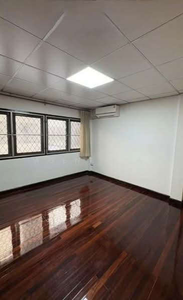 โฮมออฟฟิศ/สำนักงาน 4 ชั้น ให้เช่าใกล้ รามคำแหง สุขุมวิท 71 เอกมัย (SPSAD3817), กรุงเทพ, ปรีดีพนมยงค์, สวนหลวง, สวนหลวง, กรุงเทพ, 240 ตร.ม., ทาวน์เฮ้าส์ ให้เช่า, โดย Agent Pla, 500150649 - DDproperty.com