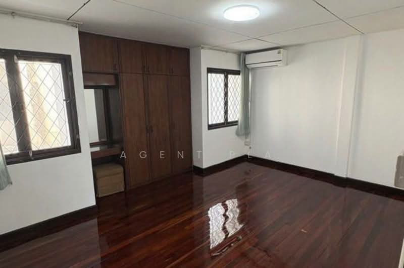 4-Story Home Office/Office for Rent near Ramkhamhaeng, Sukhumvit 71, Ekkamai (SPSAD3817), Bangkok, ปรีดีพนมยงค์, Suan Luang, Suan Luang, Bangkok, 5 Bedrooms, 240 sqm, Townhouse For Rent, by Agent Pla, 500150649 - DDproperty.com