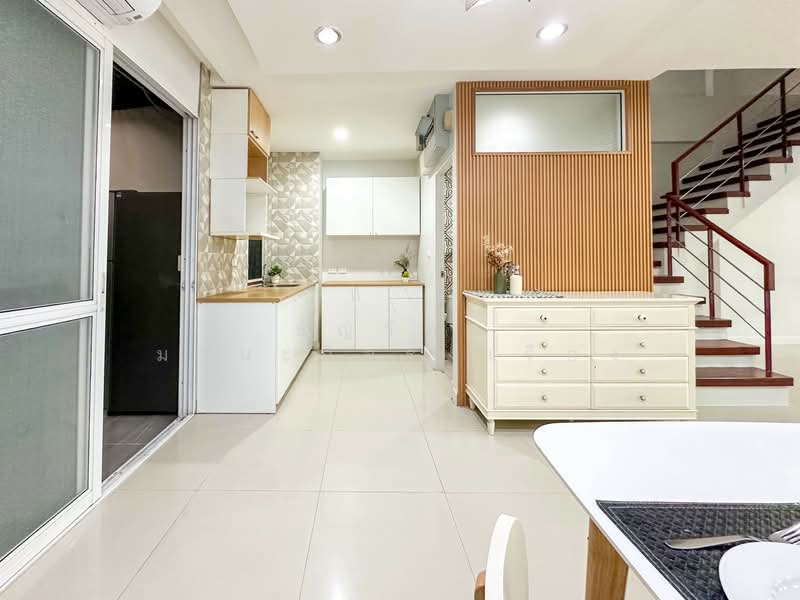 Thanapat Haus Sathorn - Narathiwas, Bangkok, Soi Chuen Chitrung, Nontri Road, Chong Nonsi, Yan Nawa, Bangkok, 3 Bedrooms, 200 sqm, Townhouse For Sale, by ธัญวัลย์ มานะกิจรุ่งเรือง, 500150650 - DDproperty.com