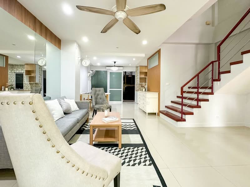 Thanapat Haus Sathorn - Narathiwas, Bangkok, Soi Chuen Chitrung, Nontri Road, Chong Nonsi, Yan Nawa, Bangkok, 3 Bedrooms, 200 sqm, Townhouse For Sale, by ธัญวัลย์ มานะกิจรุ่งเรือง, 500150650 - DDproperty.com