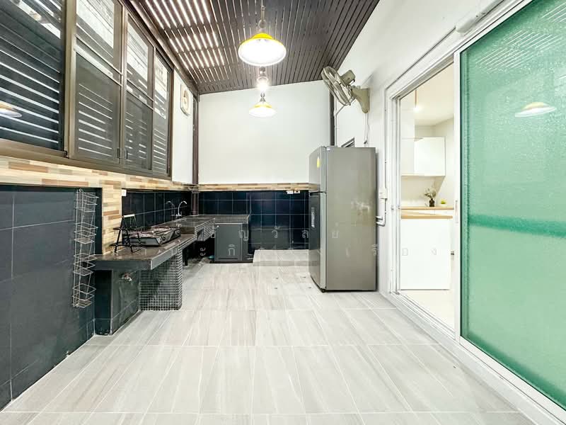 Thanapat Haus Sathorn - Narathiwas : ธนาพัฒน์ เฮ้าส์ สาทร - นราธิวาสฯ, กรุงเทพ, ซอยชื่นจิตร ถนนนนทรี, ช่องนนทรี, ยานนาวา, กรุงเทพ, 200 ตร.ม., ทาวน์เฮ้าส์ ขาย, โดย ธัญวัลย์ มานะกิจรุ่งเรือง, 500150650 - DDproperty.com