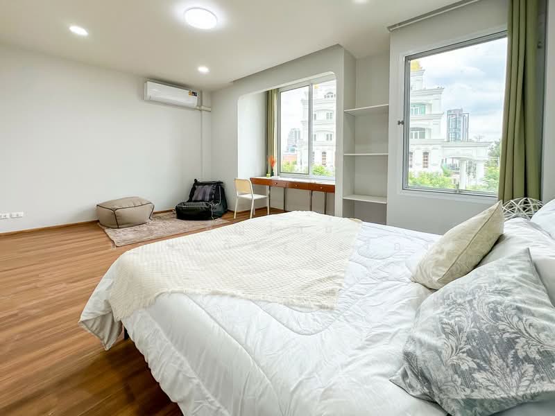 Thanapat Haus Sathorn - Narathiwas, Bangkok, Soi Chuen Chitrung, Nontri Road, Chong Nonsi, Yan Nawa, Bangkok, 3 Bedrooms, 200 sqm, Townhouse For Sale, by ธัญวัลย์ มานะกิจรุ่งเรือง, 500150650 - DDproperty.com