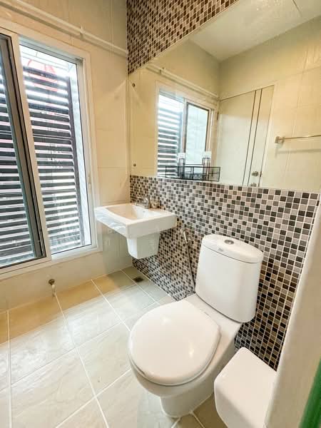 Thanapat Haus Sathorn - Narathiwas, Bangkok, Soi Chuen Chitrung, Nontri Road, Chong Nonsi, Yan Nawa, Bangkok, 3 Bedrooms, 200 sqm, Townhouse For Sale, by ธัญวัลย์ มานะกิจรุ่งเรือง, 500150650 - DDproperty.com