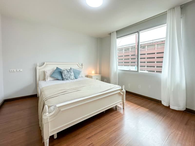 Thanapat Haus Sathorn - Narathiwas, Bangkok, Soi Chuen Chitrung, Nontri Road, Chong Nonsi, Yan Nawa, Bangkok, 3 Bedrooms, 200 sqm, Townhouse For Sale, by ธัญวัลย์ มานะกิจรุ่งเรือง, 500150650 - DDproperty.com